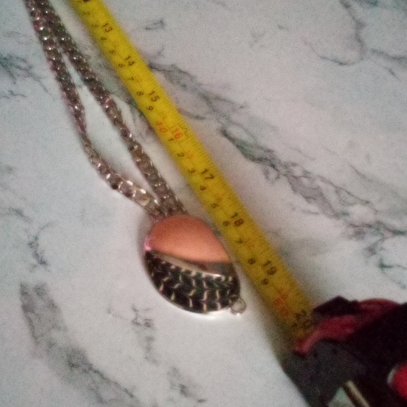 *Rare*  Vintage Trifari Pink/Peach and Black Enamel Silver Tone Neckace - Picture 4 of 9